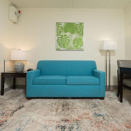 Oasis Bay Suites, Tampa, Busch Gardens, Usf Экстерьер фото