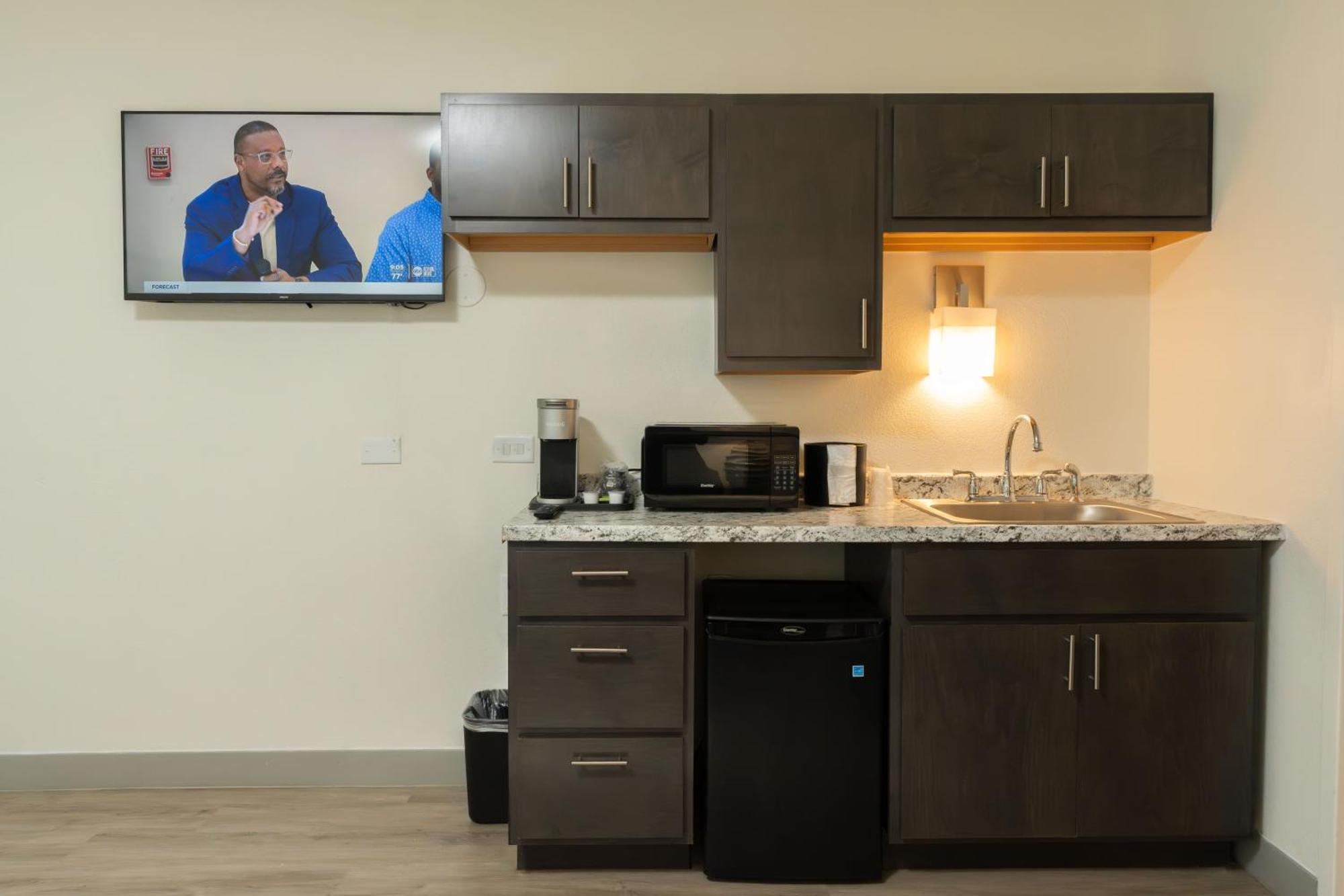 Oasis Bay Suites, Tampa, Busch Gardens, Usf Экстерьер фото