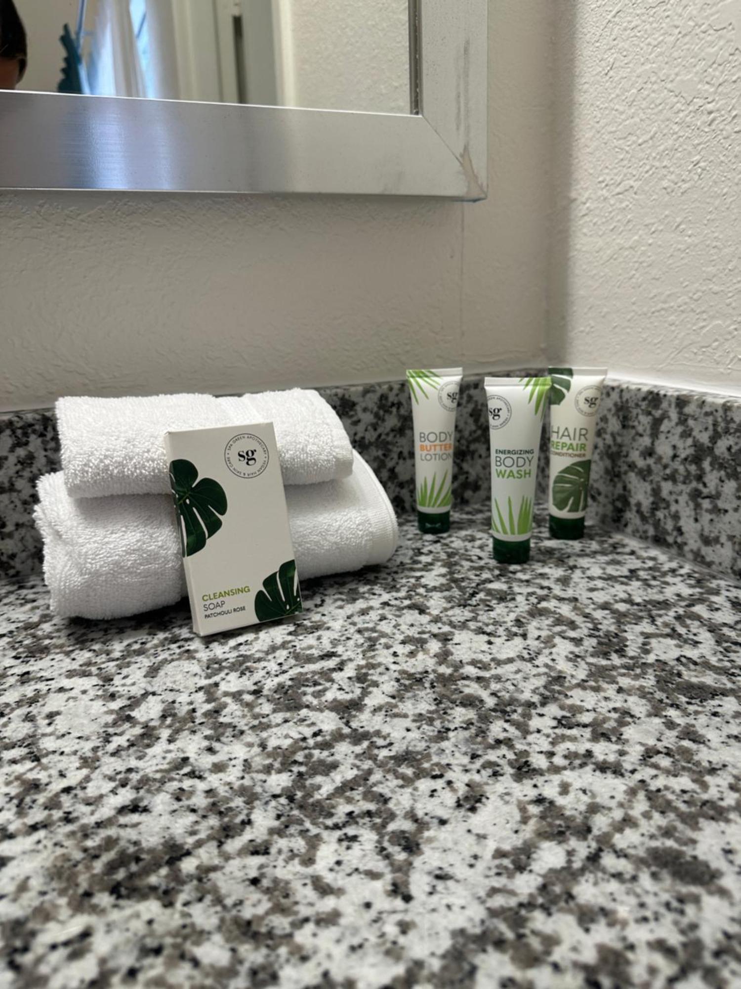 Oasis Bay Suites, Tampa, Busch Gardens, Usf Экстерьер фото